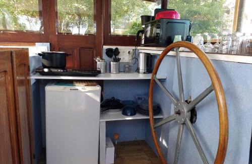 Conflans-Sainte-Honorine Apartment | Studio sur l'eau - Bateau Diva