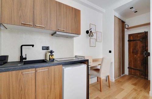 Quartier de l'Ecole-Militaire Apartment | Studio-Suite 4 stars, 15m from Eiffel, Refined
