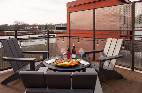 Jonesville Apartment | Studio Suite Downtown Elkin Yadkin Valley, Entertainment, Hiking, Vineyards
