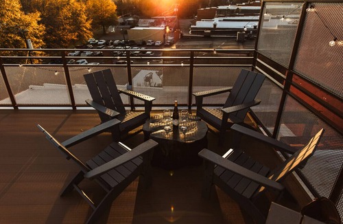 Jonesville Apartment | Studio Suite Downtown Elkin Shopping, Entertainment, Restaurants, Vineyards