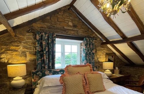 Crayke Apartment | Studio-Suite-Ensuite