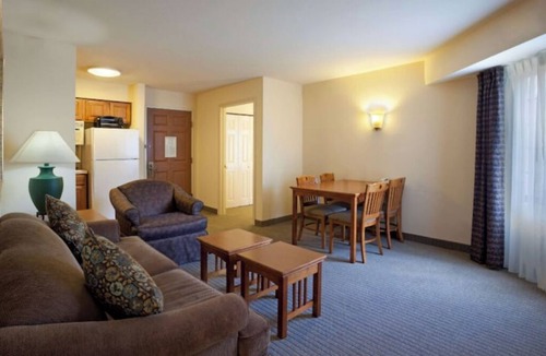 Vance Jackson Hotel | Studio Suite Queen @ San Antonio Northwest Hotel