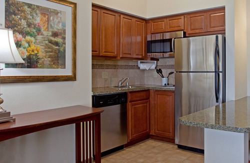 Palmdale Apartment | Studio Suite w/Full Kitchen in Palmdale, CA