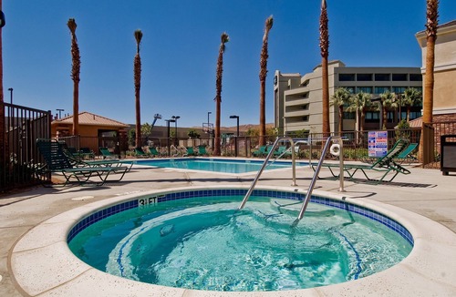 Palmdale Apartment | Studio Suite w/Full Kitchen in Palmdale, CA