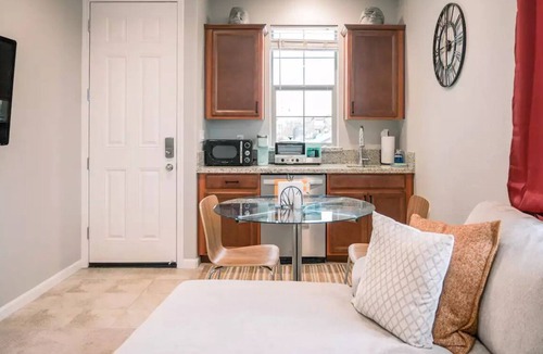 Lathrop Apartment | STUDIO SUITE w/private entrance - Central Valley