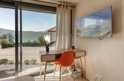 Veyrier-du-Lac Apartment | Studio Sunrise - Vue sur le Lac d'Annecy