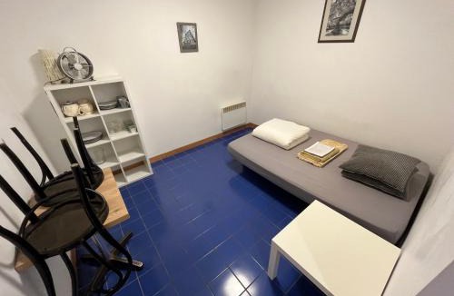 Gares Apartment | Studio T1 CV - Calme avec cour