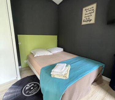 Equemauville Apartment | Studio T1 piscine chauffée parking gratuit les hauts dhonfleur
