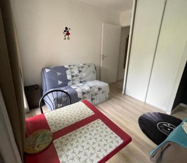 Equemauville Apartment | Studio T1 piscine chauffée parking gratuit les hauts dhonfleur