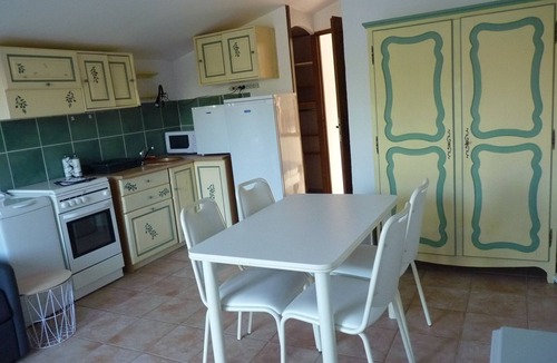 Bagnols-sur-Ceze Villa | Studio T2 with swimming pool in Provence Occitanne