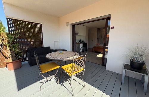 Laverune Apartment | Studio Terrace