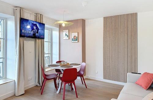Metz Apartment | Studio - Terracotta - Netflix