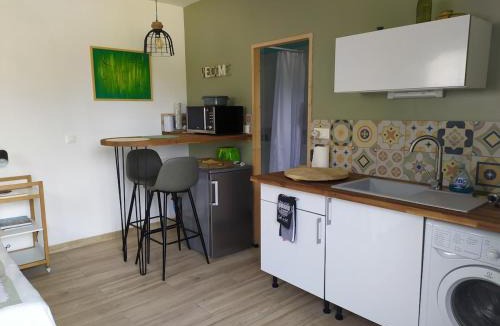 Montredon-des-Corbieres Apartment | Studio terrasse au calme près de Narbonne