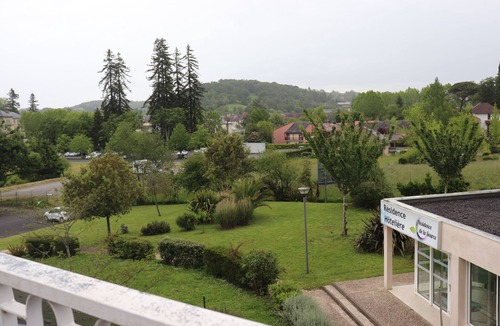 Salies-de-Bearn Apartment | Studio Terrasse Dans Résidence Avec Piscine B35
