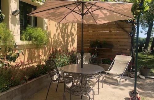Pougnadoresse Apartment | STUDIO TERRASSE PISCINE UZES PONT DU GARD