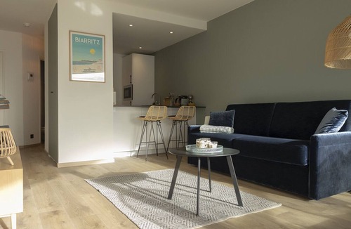 Behobie Apartment | Studio Terrasse Sofitel Miramar