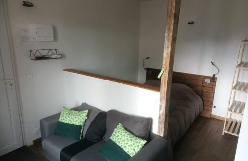 Salles-en-Toulon Apartment | Studio thème Dublin à Valdivienne