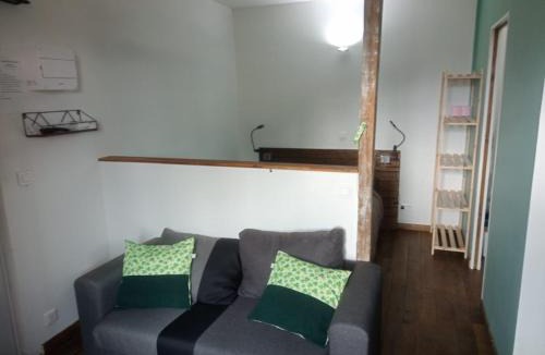 Salles-en-Toulon Apartment | Studio thème Dublin à Valdivienne