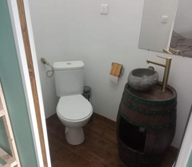 Salles-en-Toulon Apartment | Studio thème Dublin à Valdivienne