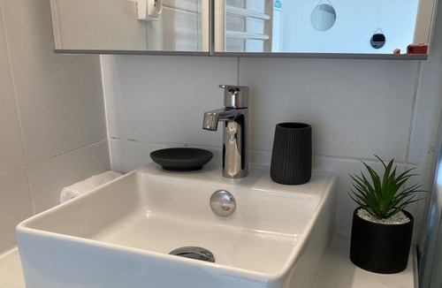 Chantiers Apartment | Studio - The small courtyard of Versailles 🏠