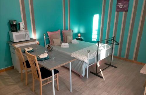 Pays d'Issoudun Apartment | studio " tournesol " au coeur du Berry