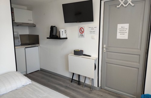 Charmes Apartment | Studio Tout Confort