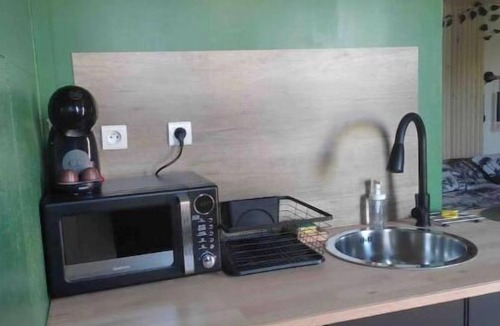 Saint-Julien Apartment | Studio Tropical