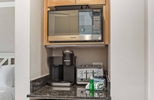 Baytowne Wharf Apartment | Studio Unit ~ Bayside Gated Resort ~ Kitchenette