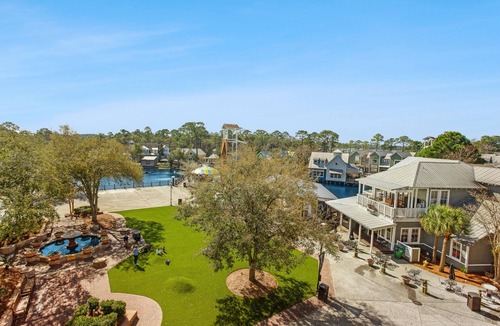 Baytowne Wharf Apartment | Studio Unit ~ Bayside Gated Resort ~ Kitchenette