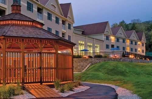 Hancock Condo | Studio Unit - Outdoor Adventures-Ski Jiminy Peak!