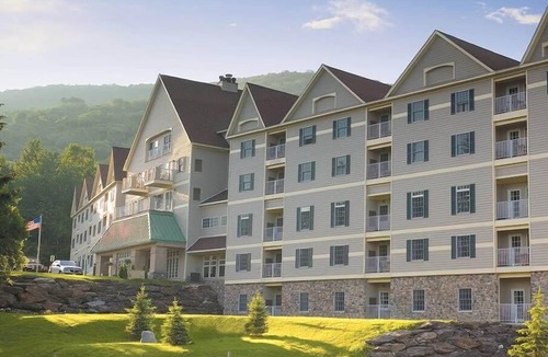 Hancock Condo | Studio Unit - Outdoor Adventures-Ski Jiminy Peak!