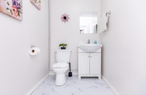 Centretown West Apartment | Studio Units with King Bed - Near Downtown Ottawa