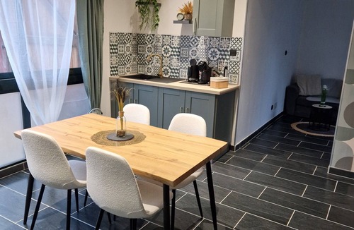 Saint-Amand-Montrond Apartment | Studio Vacances 2 Pers