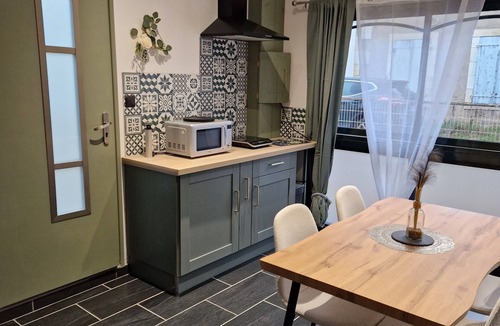 Saint-Amand-Montrond Apartment | Studio Vacances 2 Pers