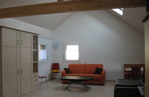 Vellerat Apartment | Studio - Vacances à Vellerat, (Vellerat), by Interhome