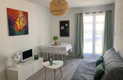 Poitiers Apartment | Studio vert idéalement situé gare cœur de ville et accès direct bus futuroscope