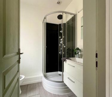 Chatellerault Apartment | Studio Vienne - Spacieux et confortable en plein centre