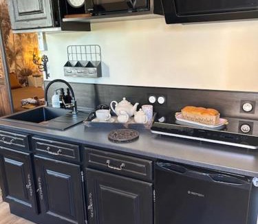 Beauvais Apartment | STUDIO VOYAGE COLONIAL CLIMATISE chic