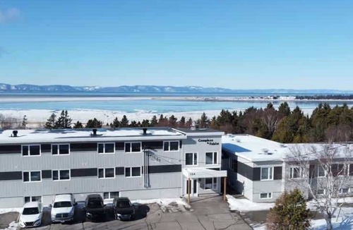 Riviere-du-Loup Regional County Municipality Apartment | Studio Vue fleuve-210