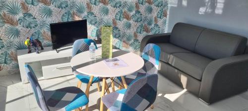 Rivesaltes Apartment | Studio vue montagne