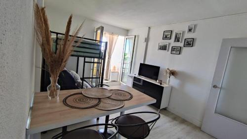 Le Barcares Apartment | Studio vue Panoramique Etang & Montagne