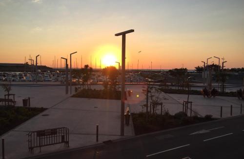 Valras-Plage Apartment | STUDIO VUE PORT ET MER