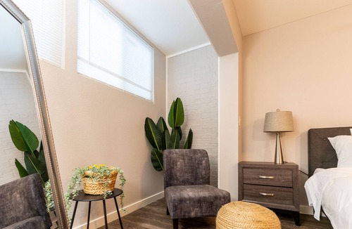 University Hills and Windsor Park Apartment | Studio w/Great Location Near Highway to DT-B