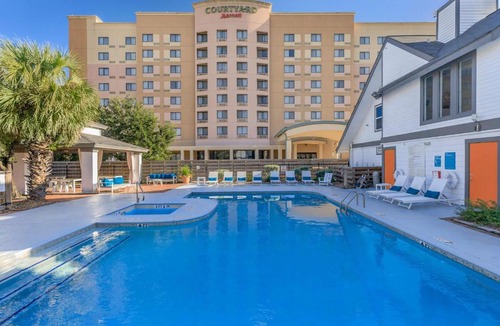 Astrodome Apartment | Studio w Handicap access - Walk to Texas Medical Center, NRG, Rice University, Parks, Zoo