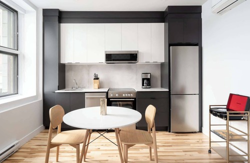 Old Montreal Apartment | Studio w/King Bed|Old Montreal-4 Guests