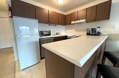 Lincoln City Condo | Studio w/King Bed, Ocean Views, Pet Friendly!