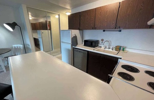 Lincoln City Condo | Studio w/King Bed, Ocean Views, Pet Friendly!