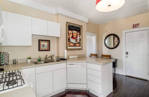 Michigan City Apartment | Studio w/King Bed, Close to Beach & Shops