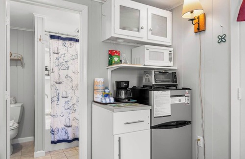 East Orleans Apartment | Studio, Walk to Nauset Beach!