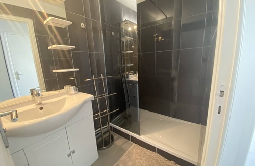 Palavas-les-Flots Apartment | Studio waterfront, near beach, sea view, 4 persons